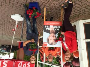 SPD-Stand vor dem Edeka